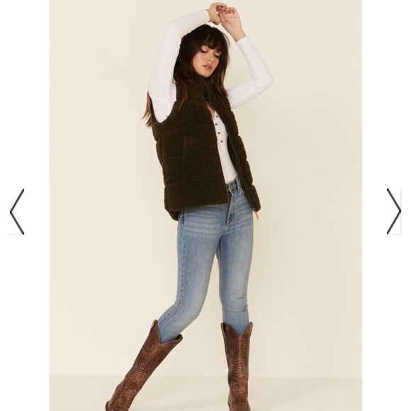 PJ Salvage NEW Cozy Olive Green Zip Sherpa Vest with Pockets Size Small - Picture 2 of 13